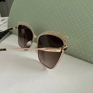 Liu Jo LJ137S Cat Eye Golden Amber Sunglasses m_6373e0074bd760f0724ac5d7.jpeg main image 2